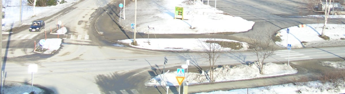 Rääkkylän kirkonkylän keskusta talvella kunnantalon katolta kuvattuna